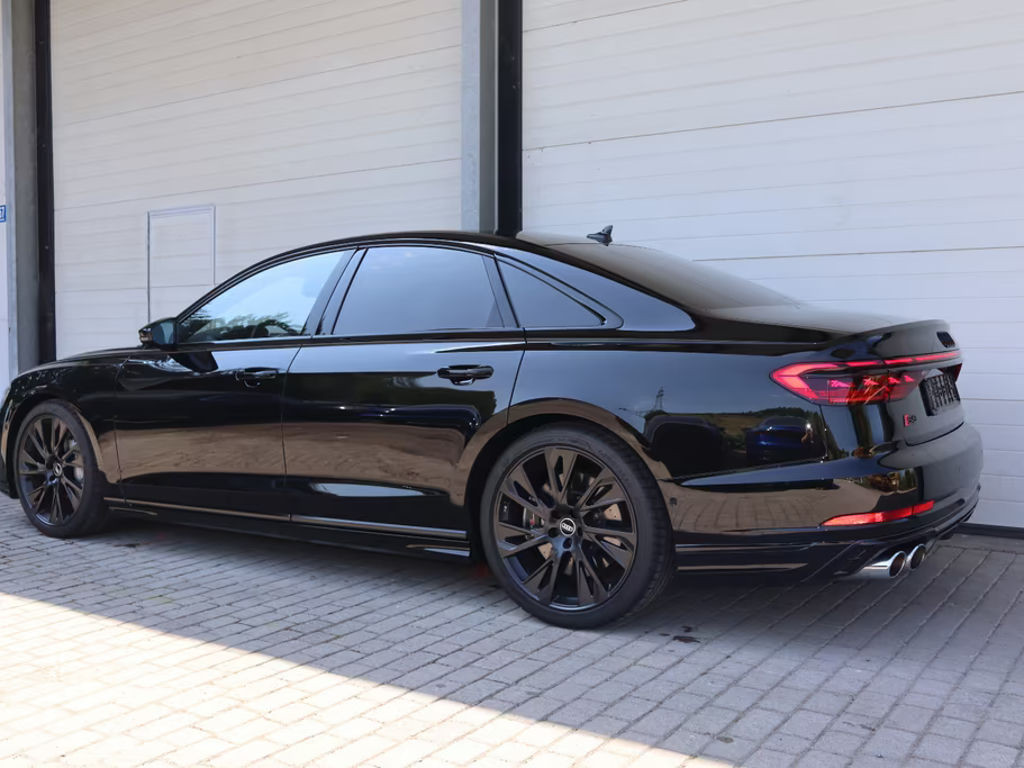 Audi S8