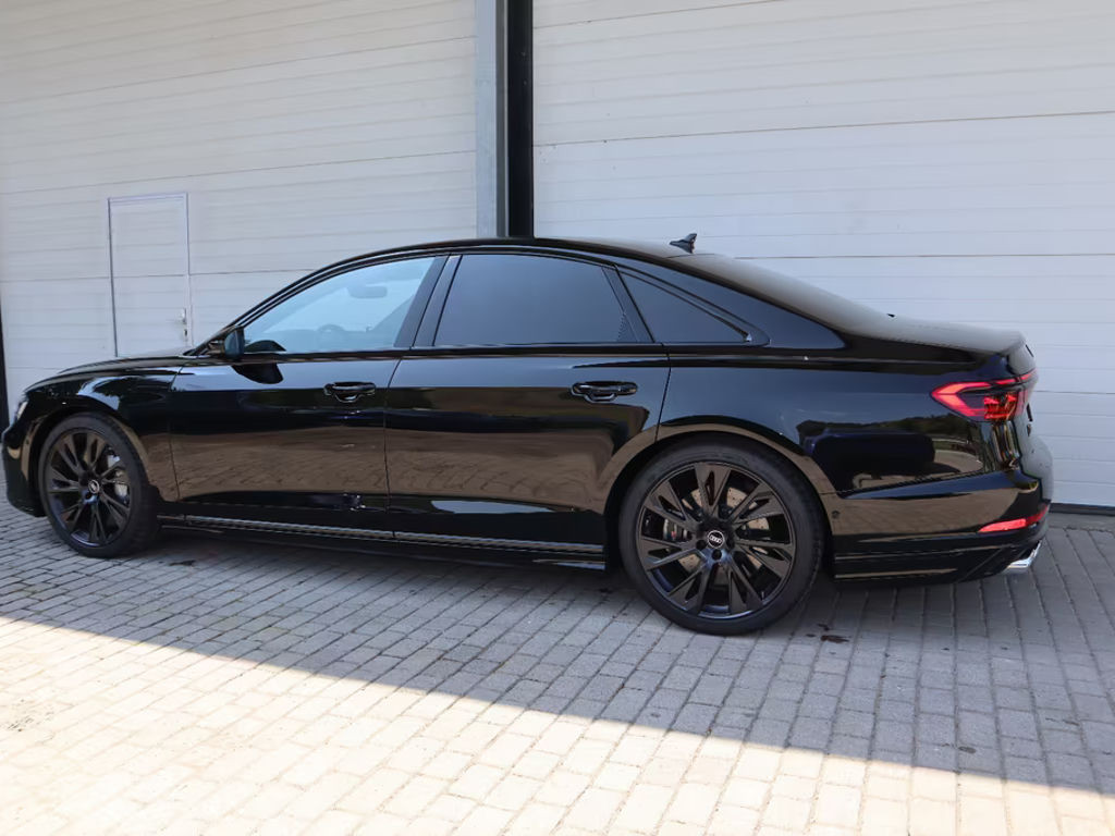 Audi S8