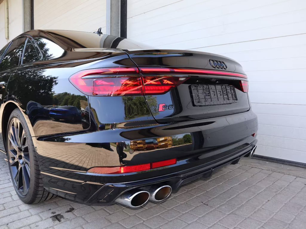 Audi S8