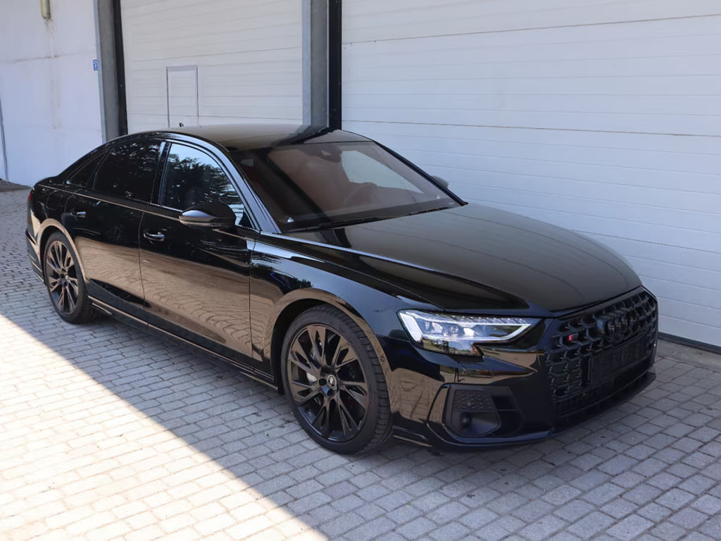 Audi S8