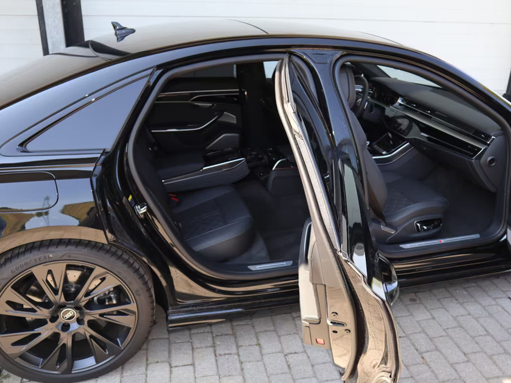 Audi S8