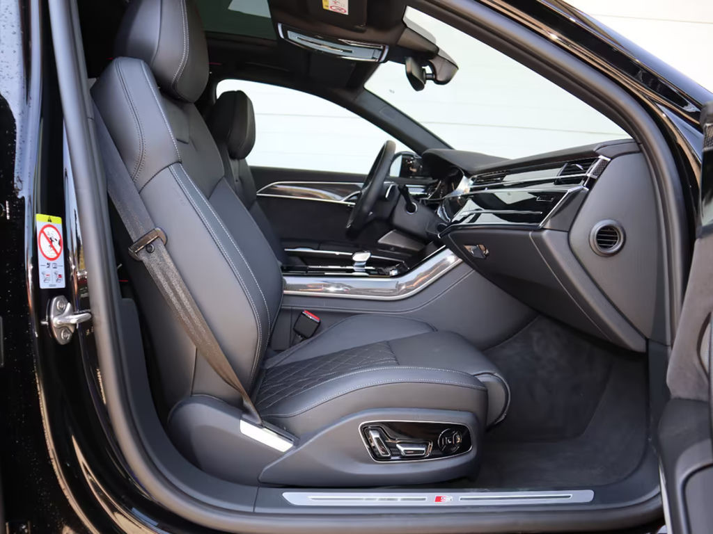 Audi S8