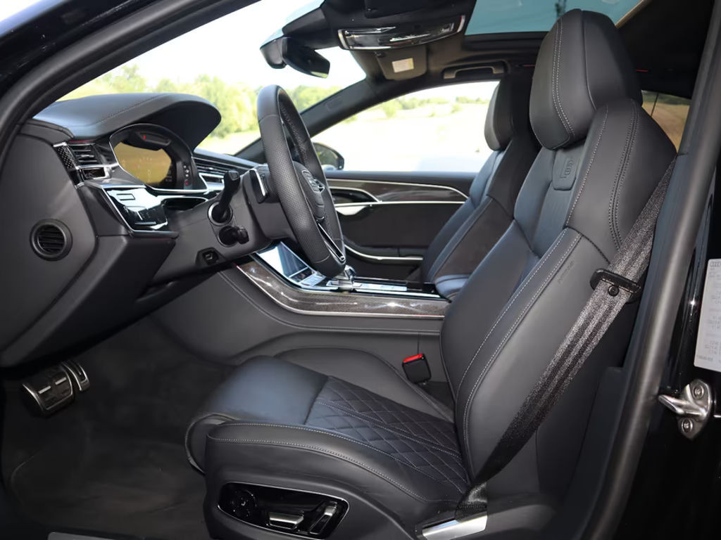 Audi S8