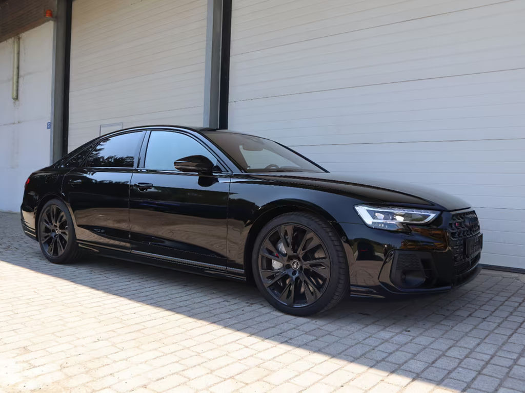 Audi S8
