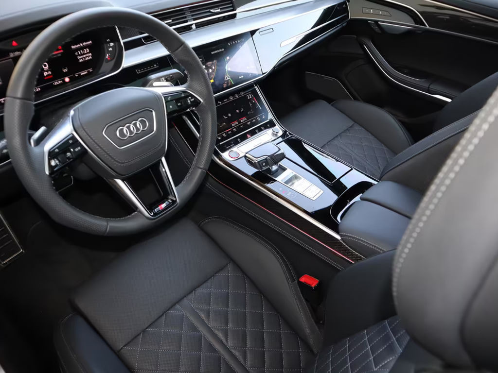 Audi S8