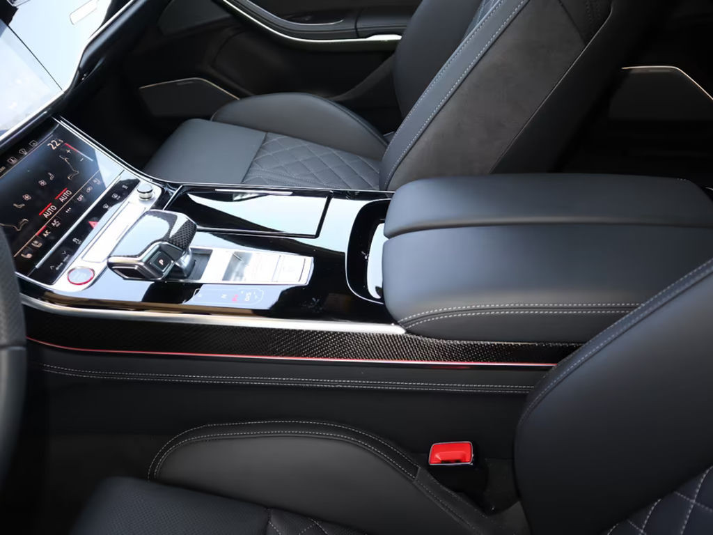 Audi S8