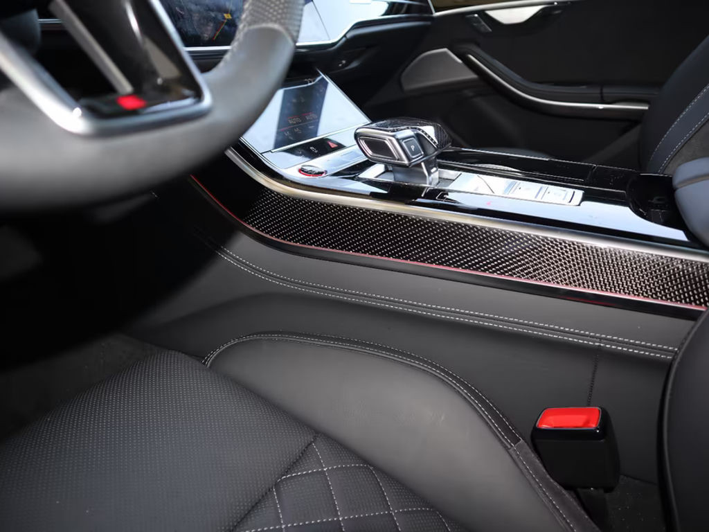 Audi S8