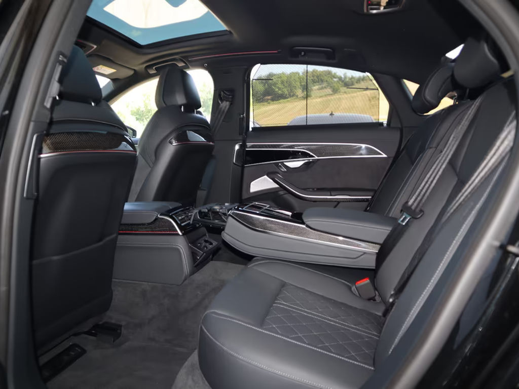 Audi S8