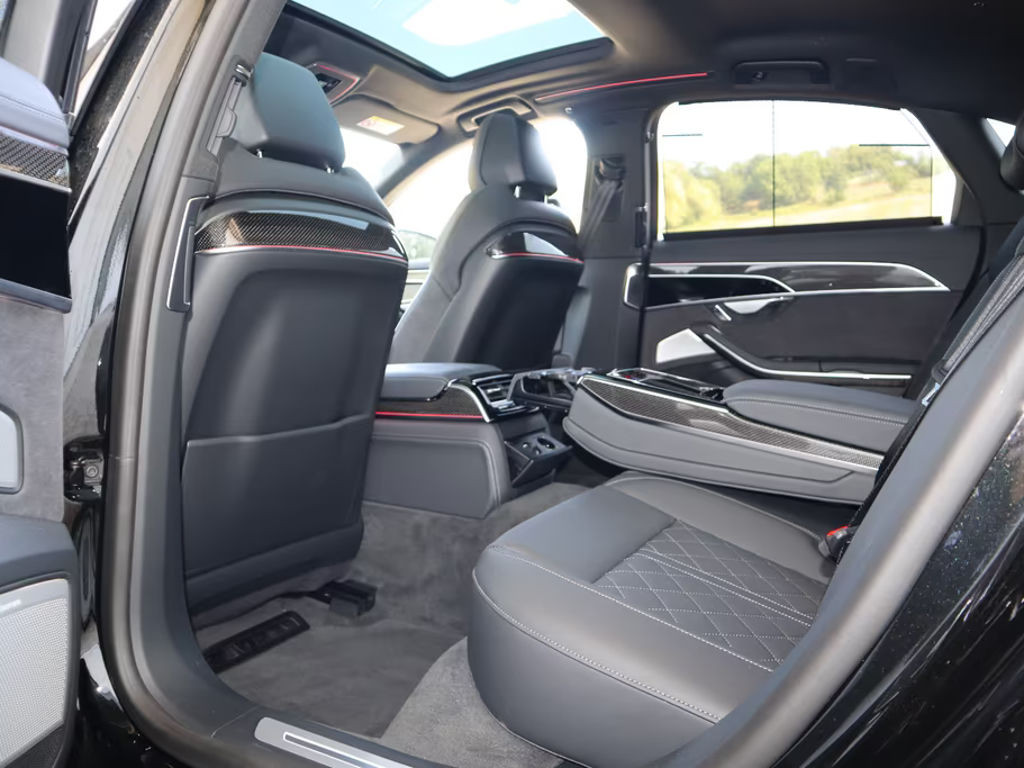Audi S8