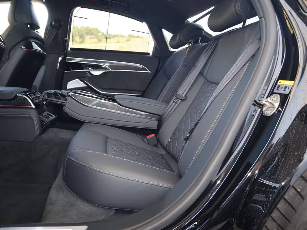 Audi S8