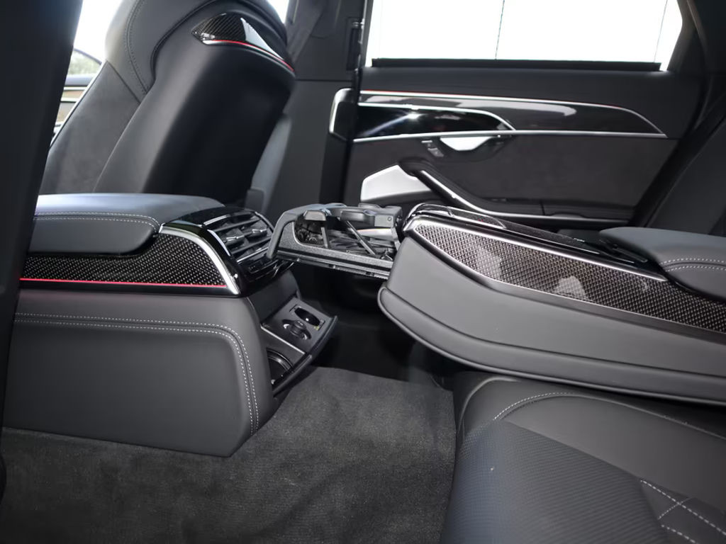 Audi S8