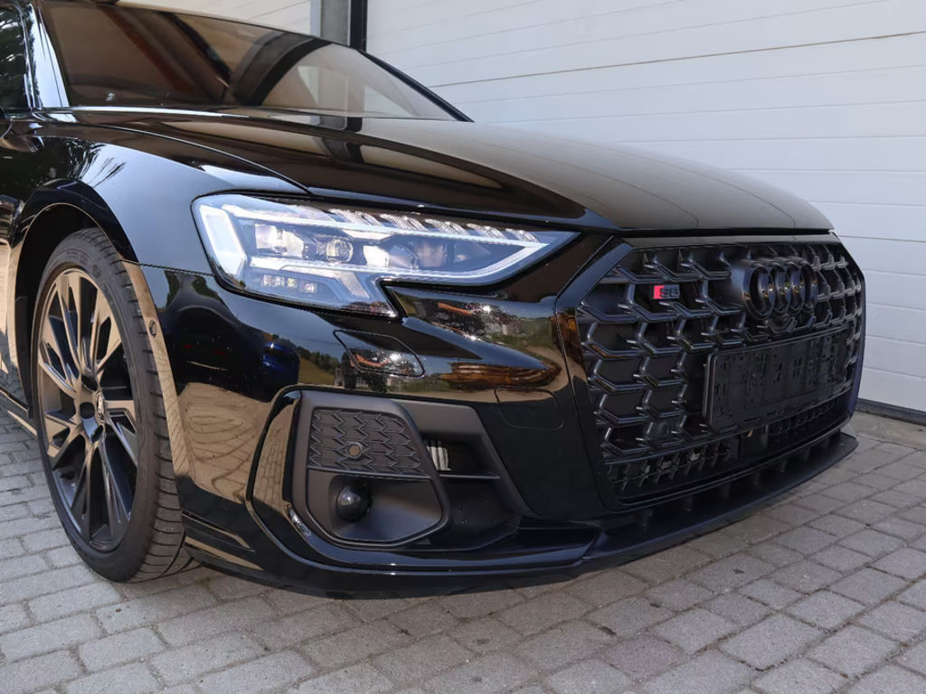 Audi S8