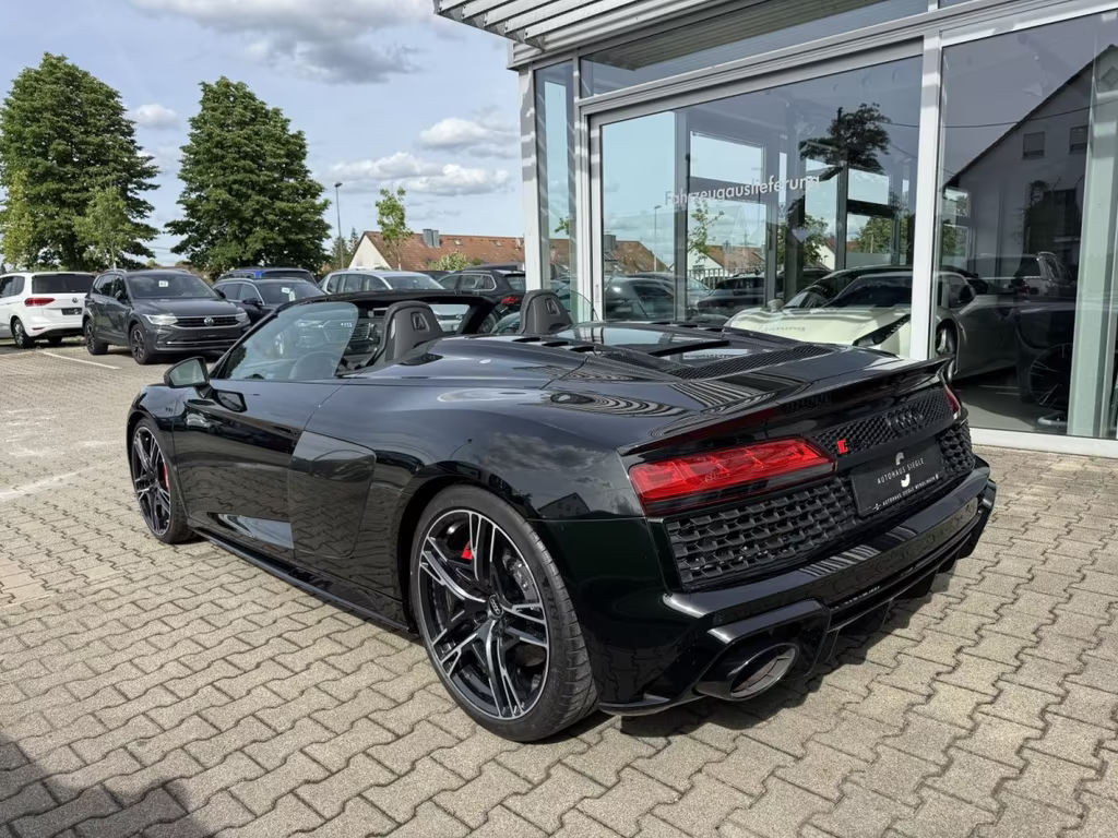 Audi R8