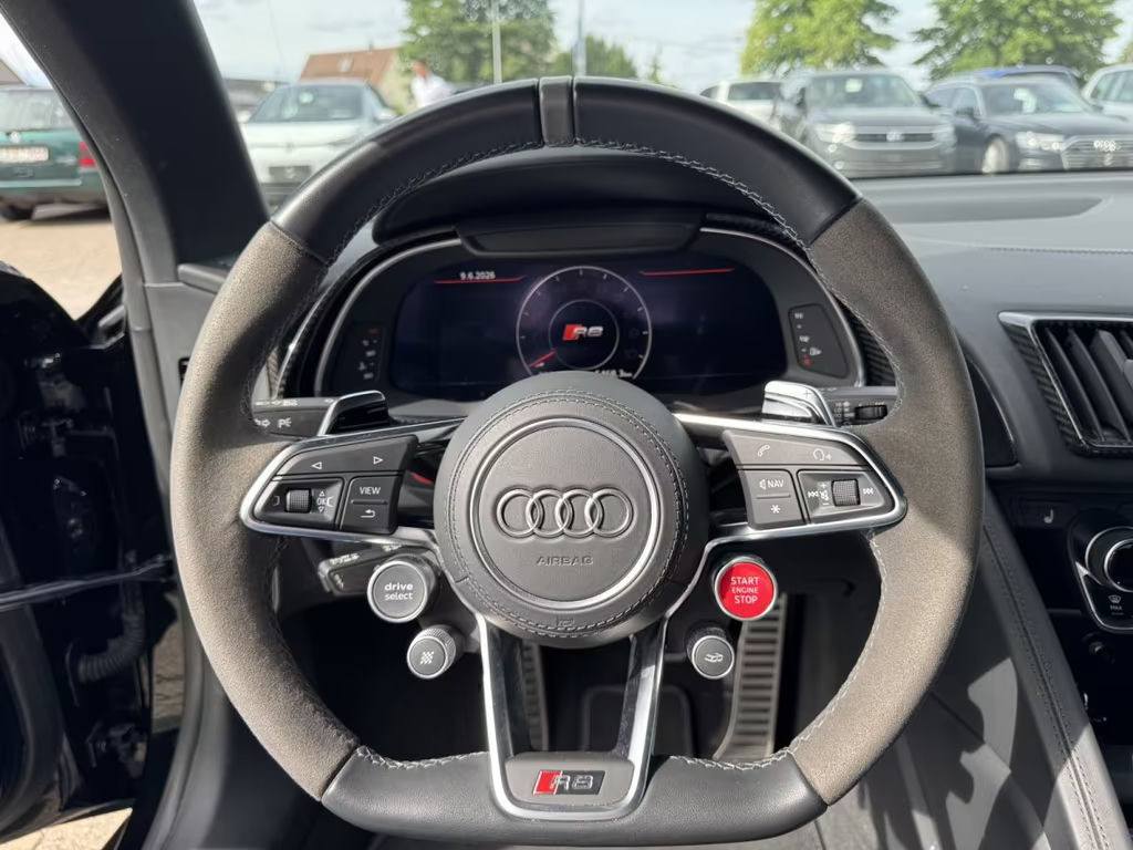 Audi R8