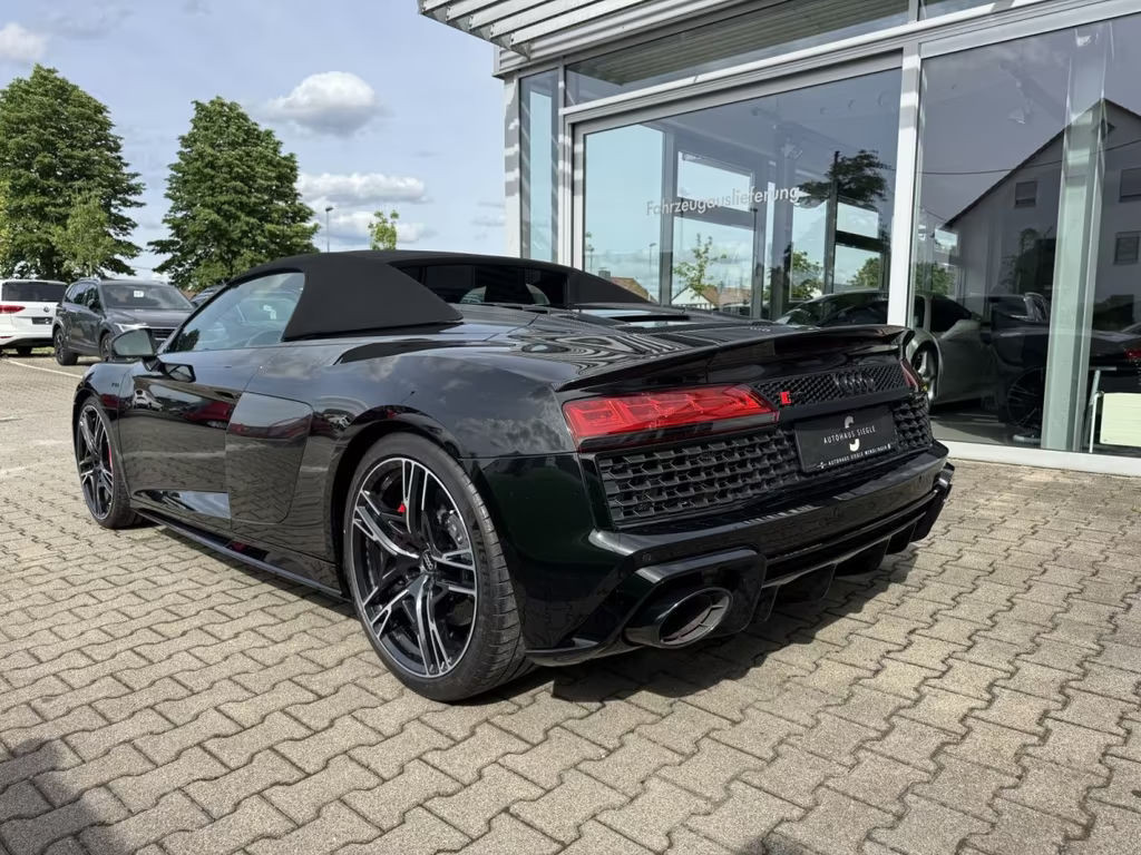 Audi R8