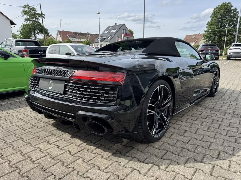 Audi R8
