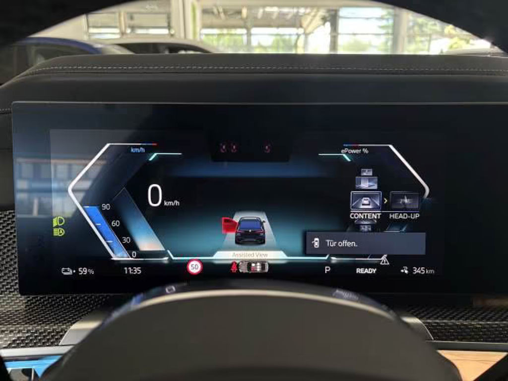 BMW i7