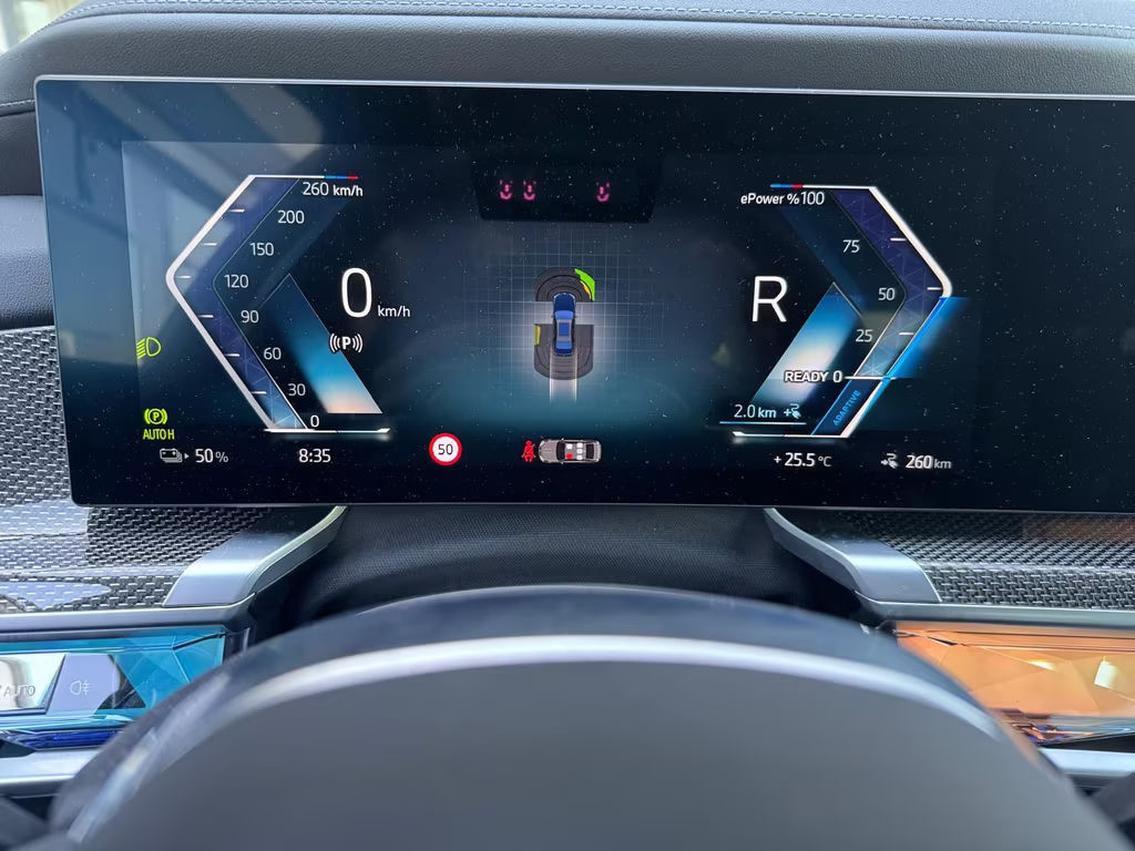 BMW i7