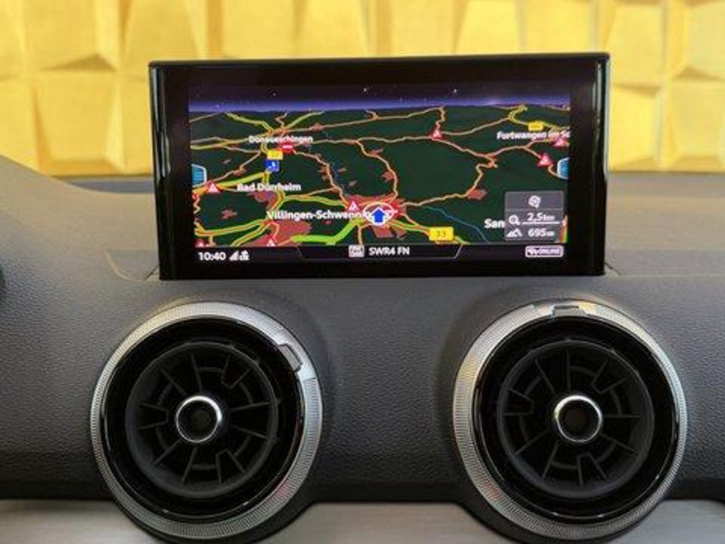 Audi SQ2