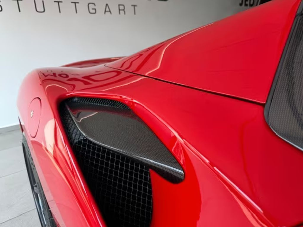 Ferrari F8