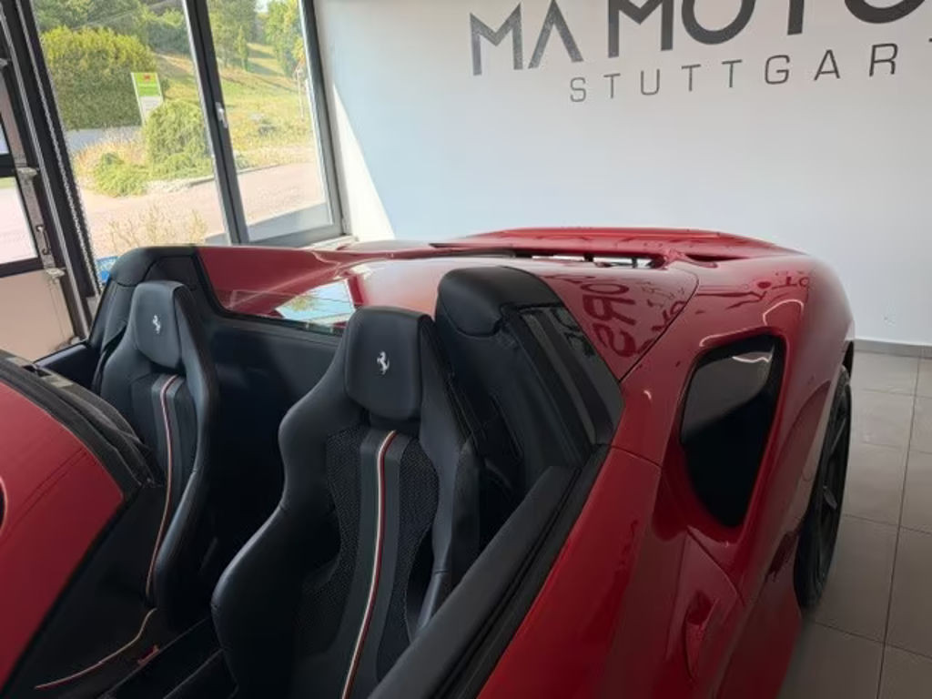 Ferrari F8