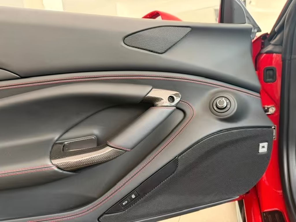 Ferrari F8