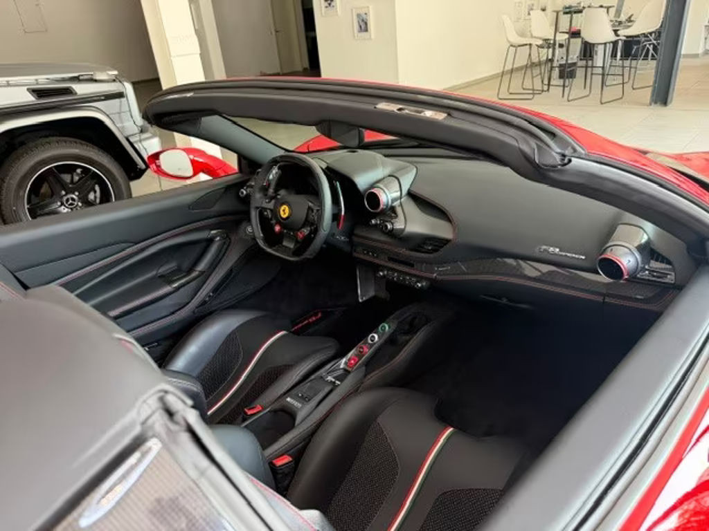Ferrari F8