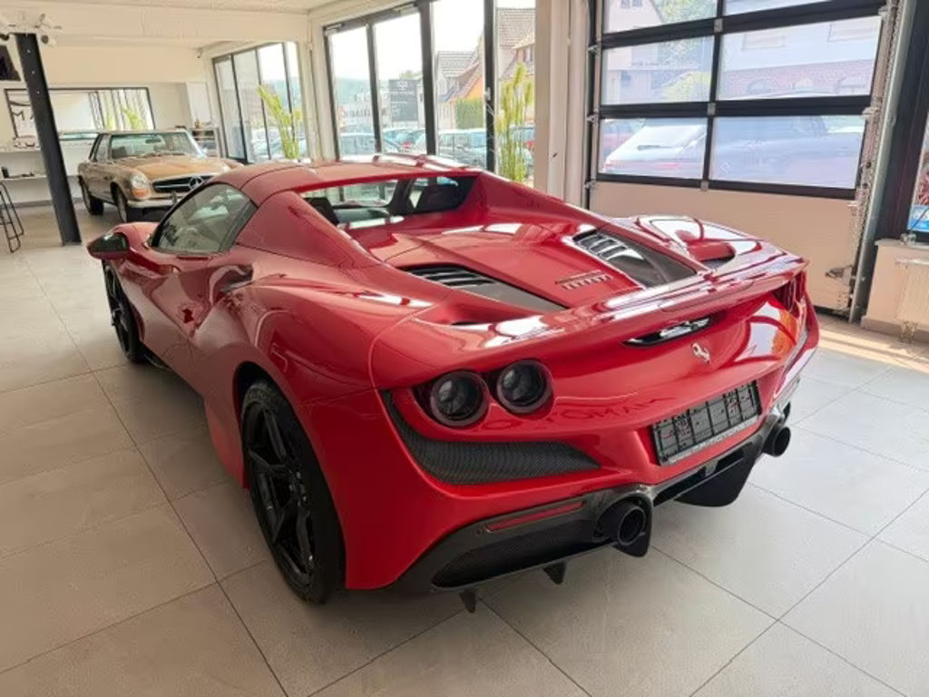 Ferrari F8