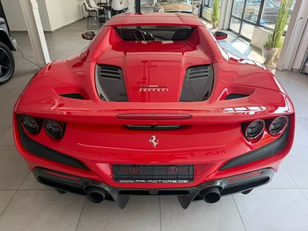 Ferrari F8