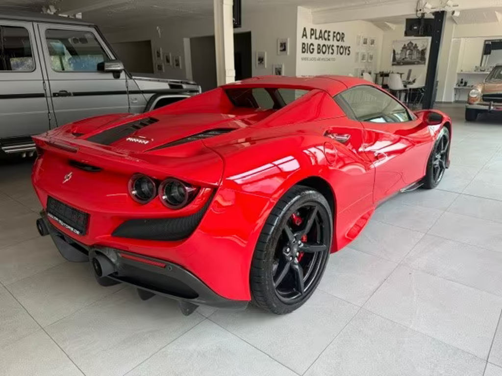 Ferrari F8