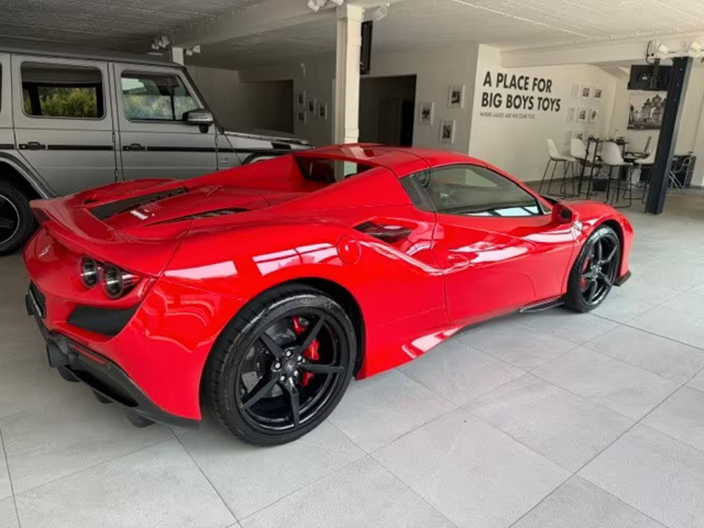 Ferrari F8