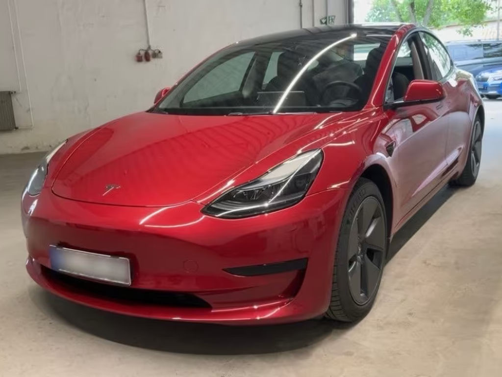 Tesla Model 3 RWD