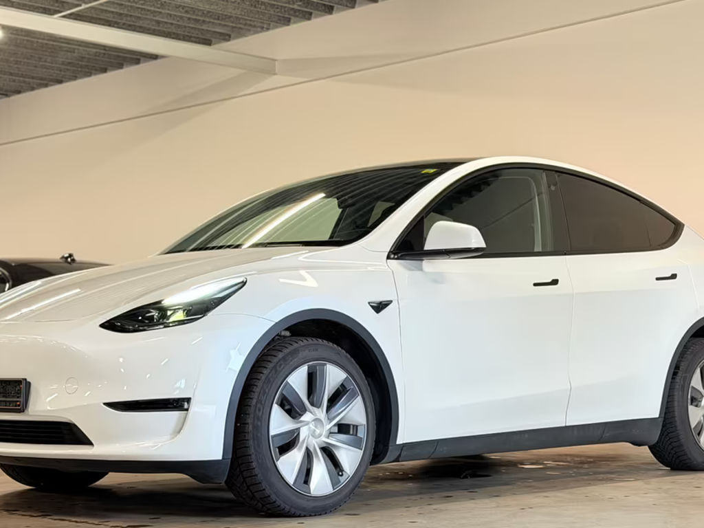 Tesla Model Y Long Range Dual Motor AWD