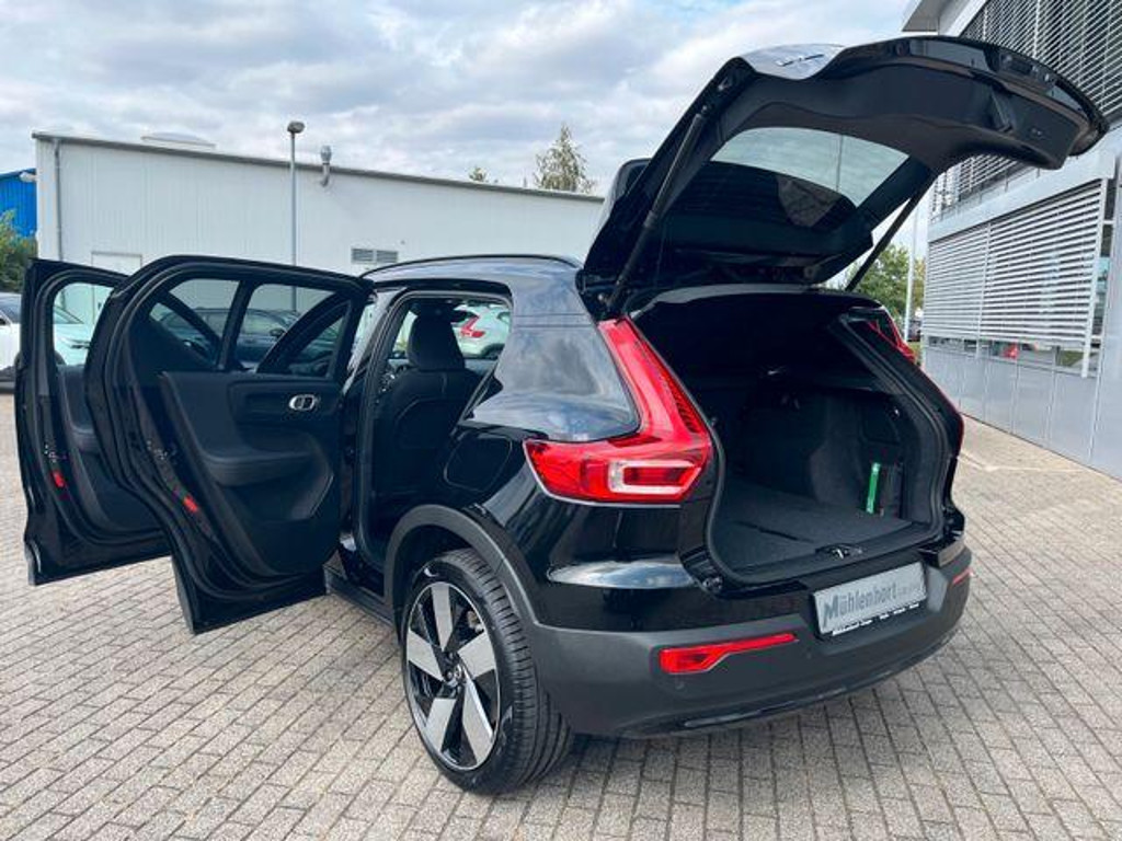 Volvo EX40