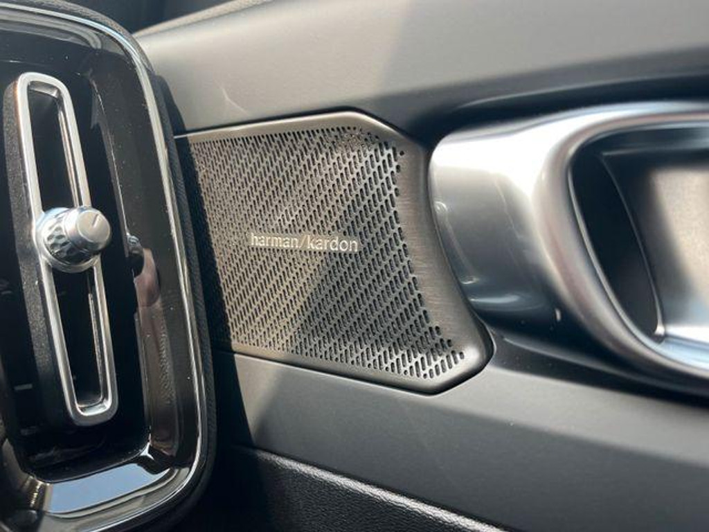 Volvo EX40