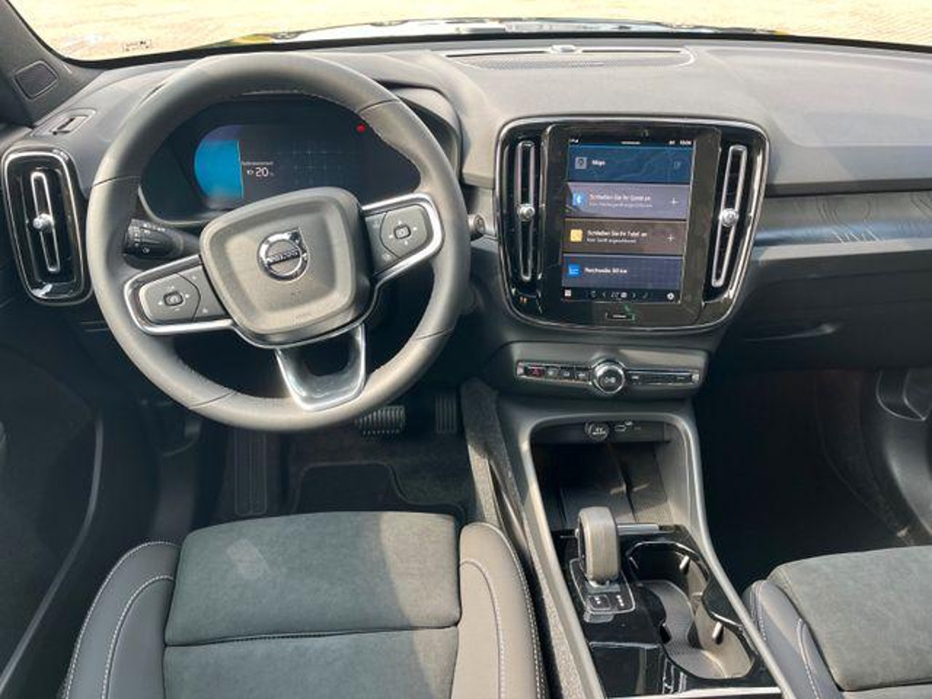 Volvo EX40