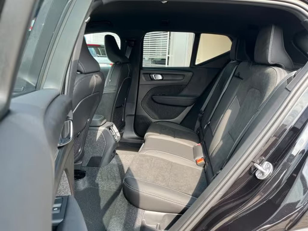 Volvo EX40