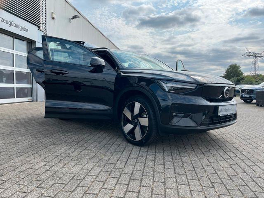 Volvo EX40