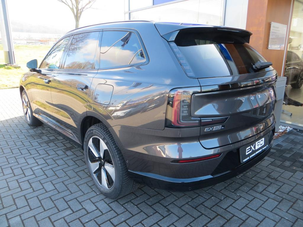 Volvo EX90