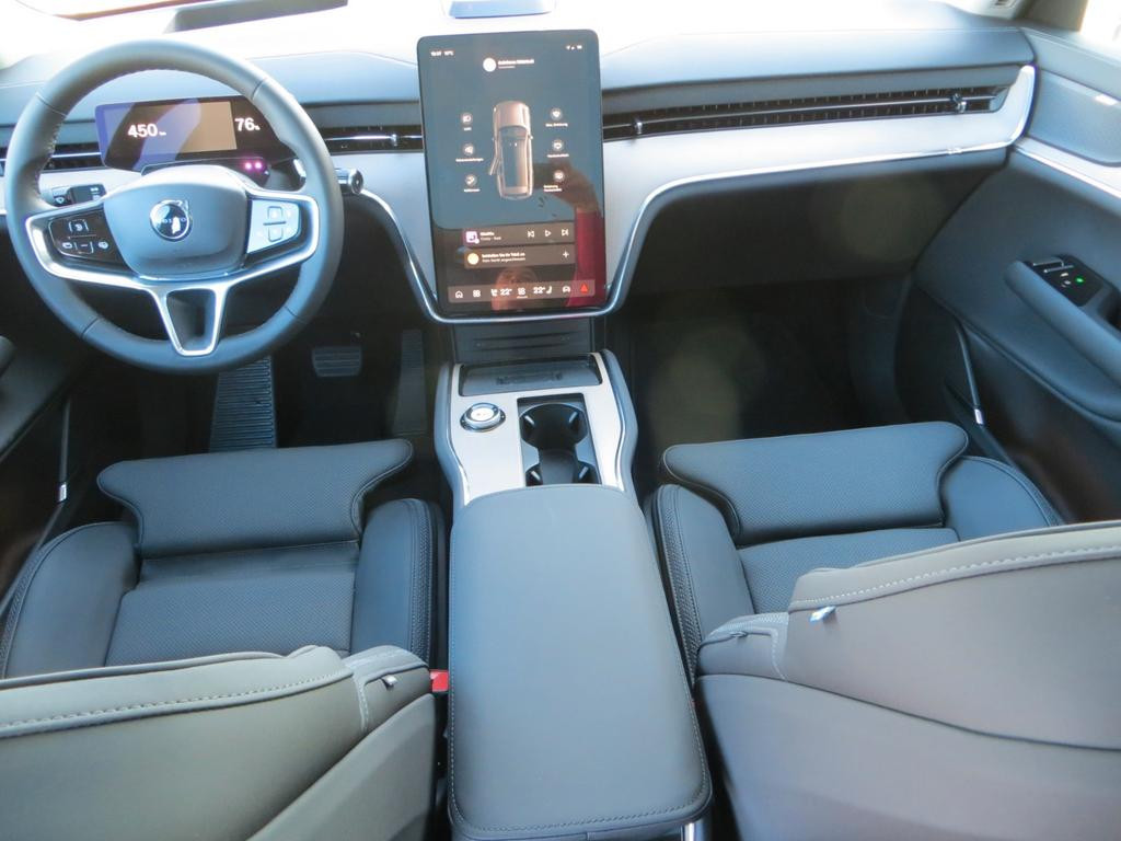 Volvo EX90