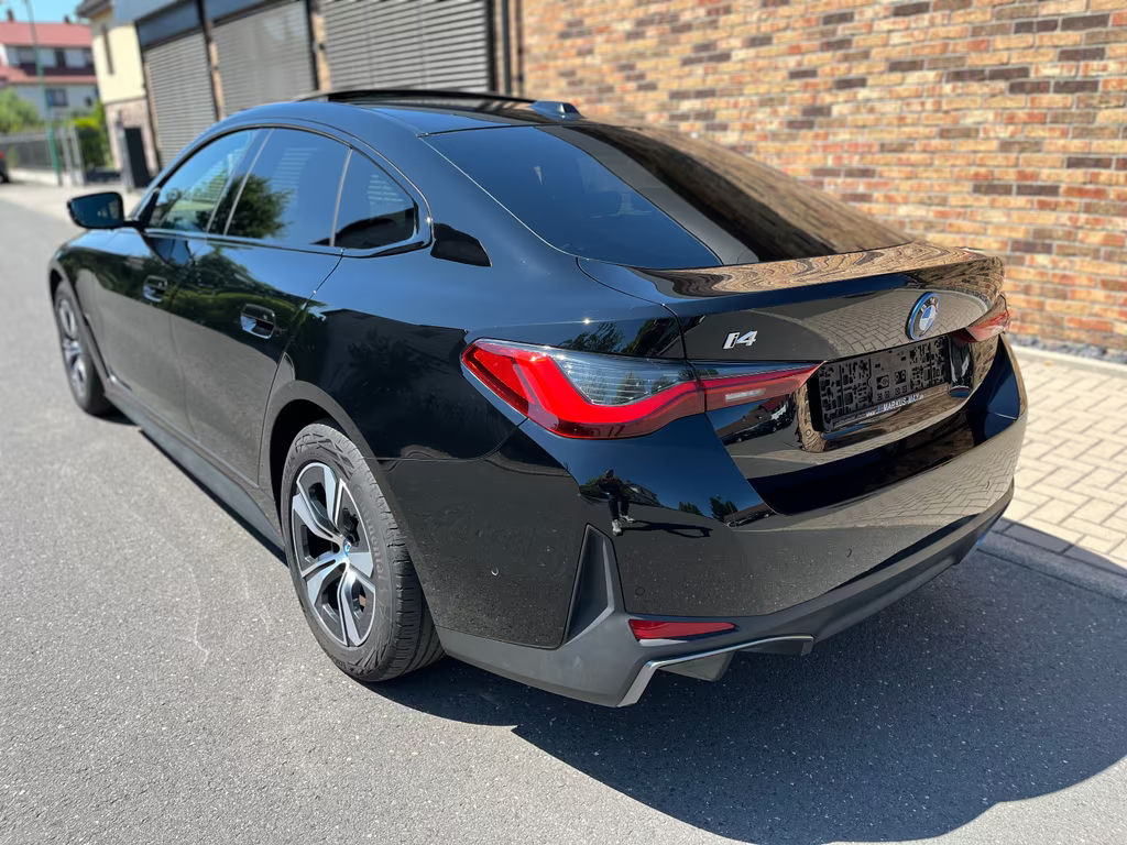 BMW i4