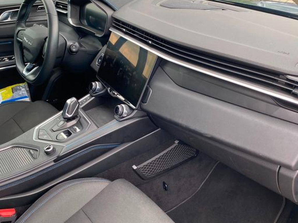Lynk&Co 01