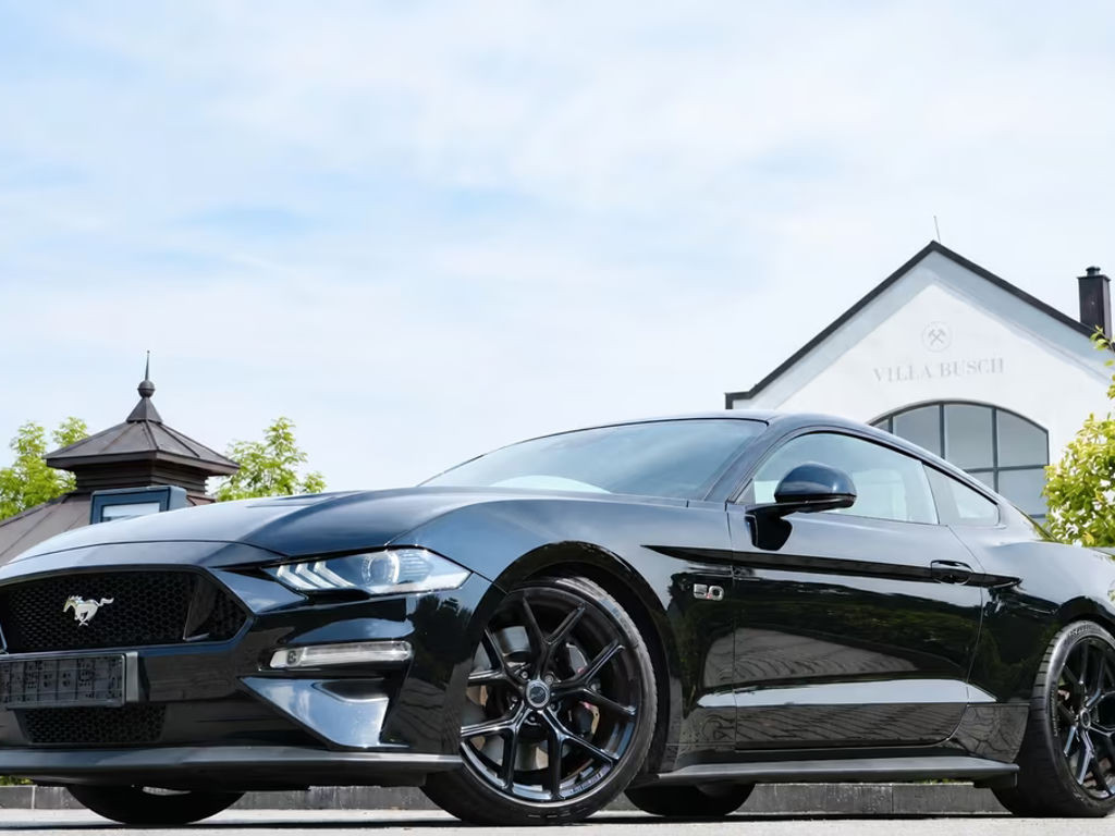 Ford Mustang Fastback GT 5.0 V8