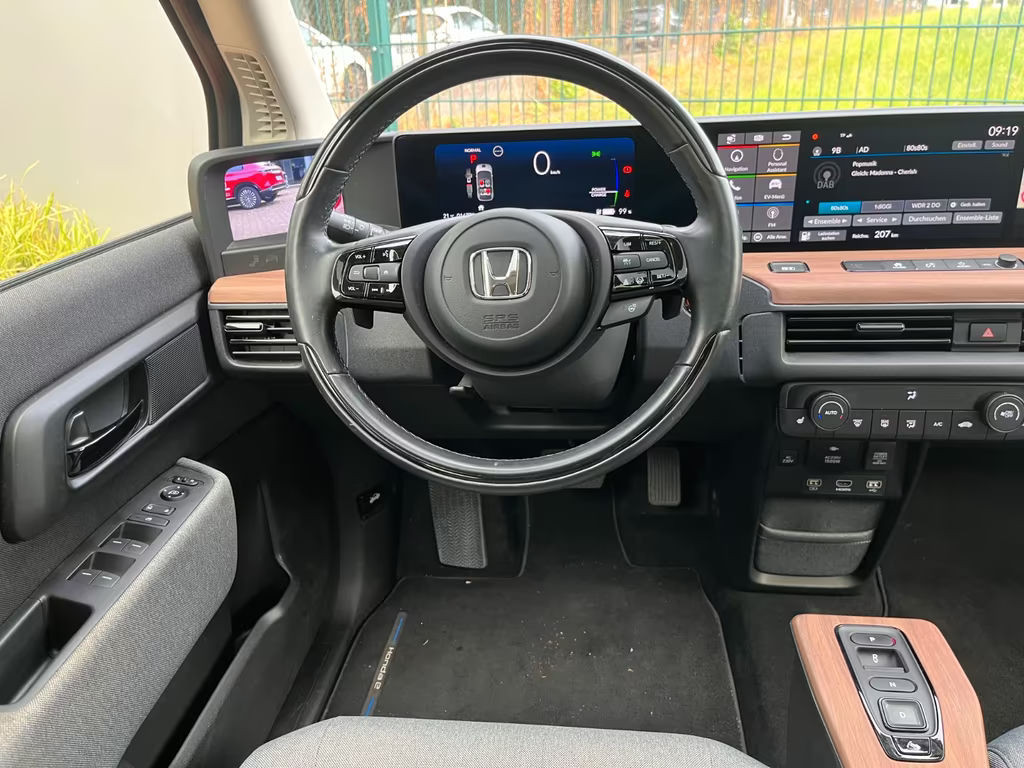 Honda e