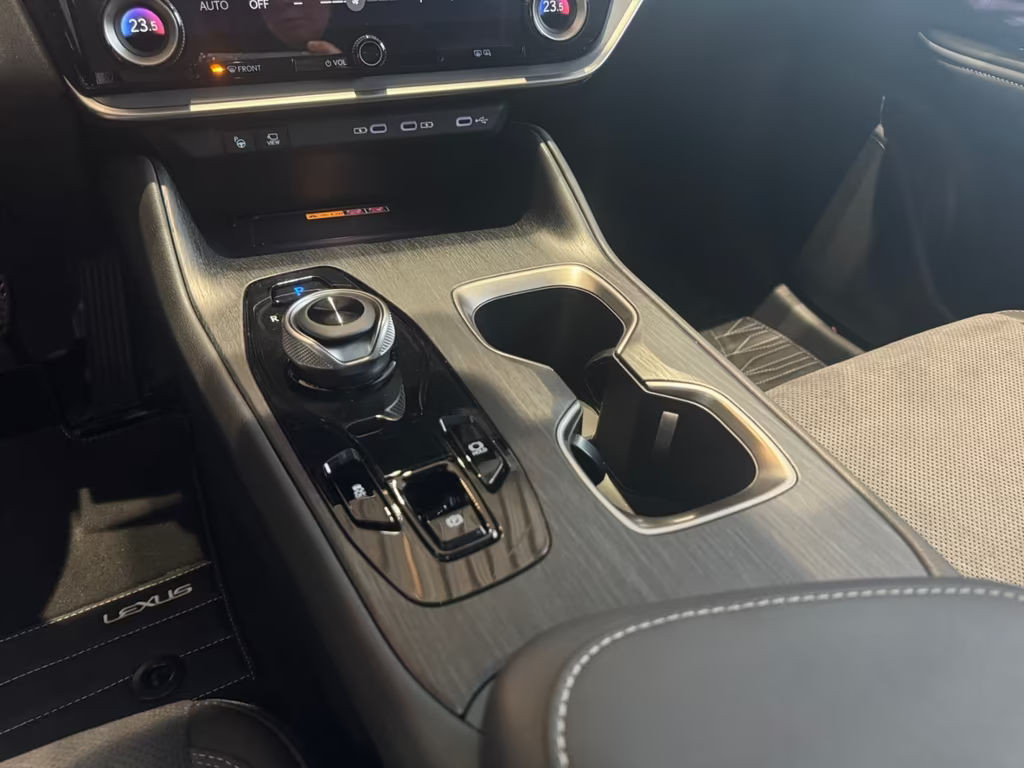 Lexus RZ