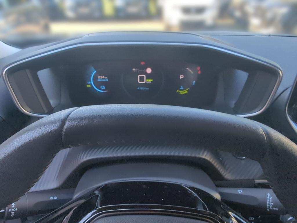 Peugeot e-2008