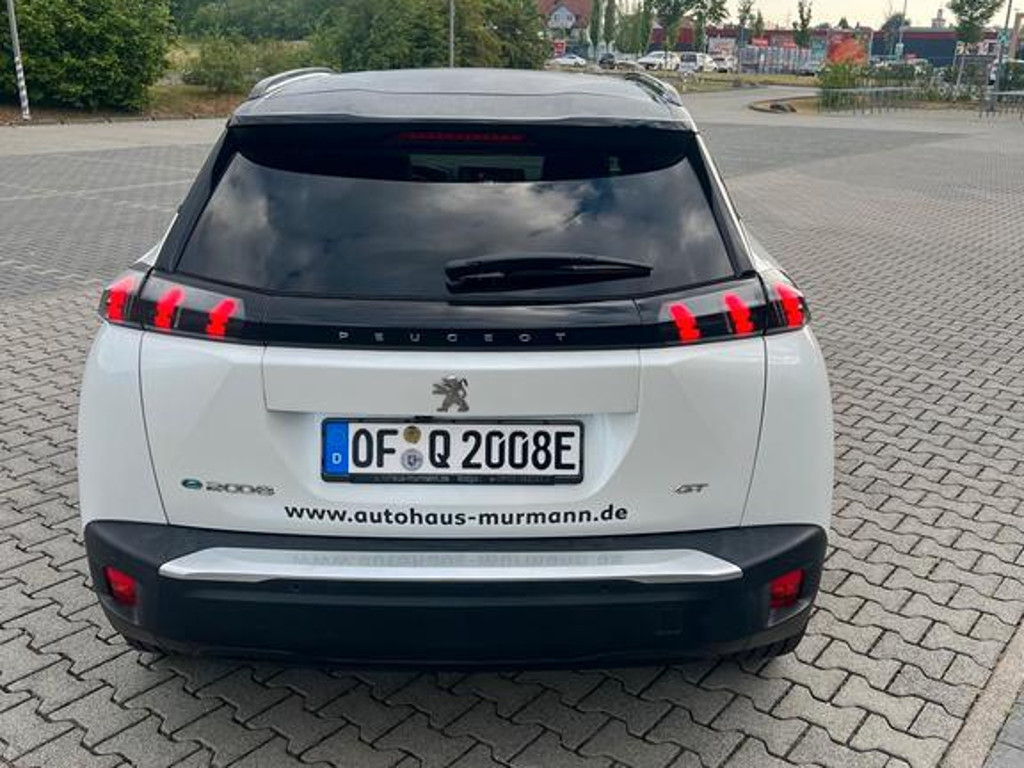 Peugeot e-2008