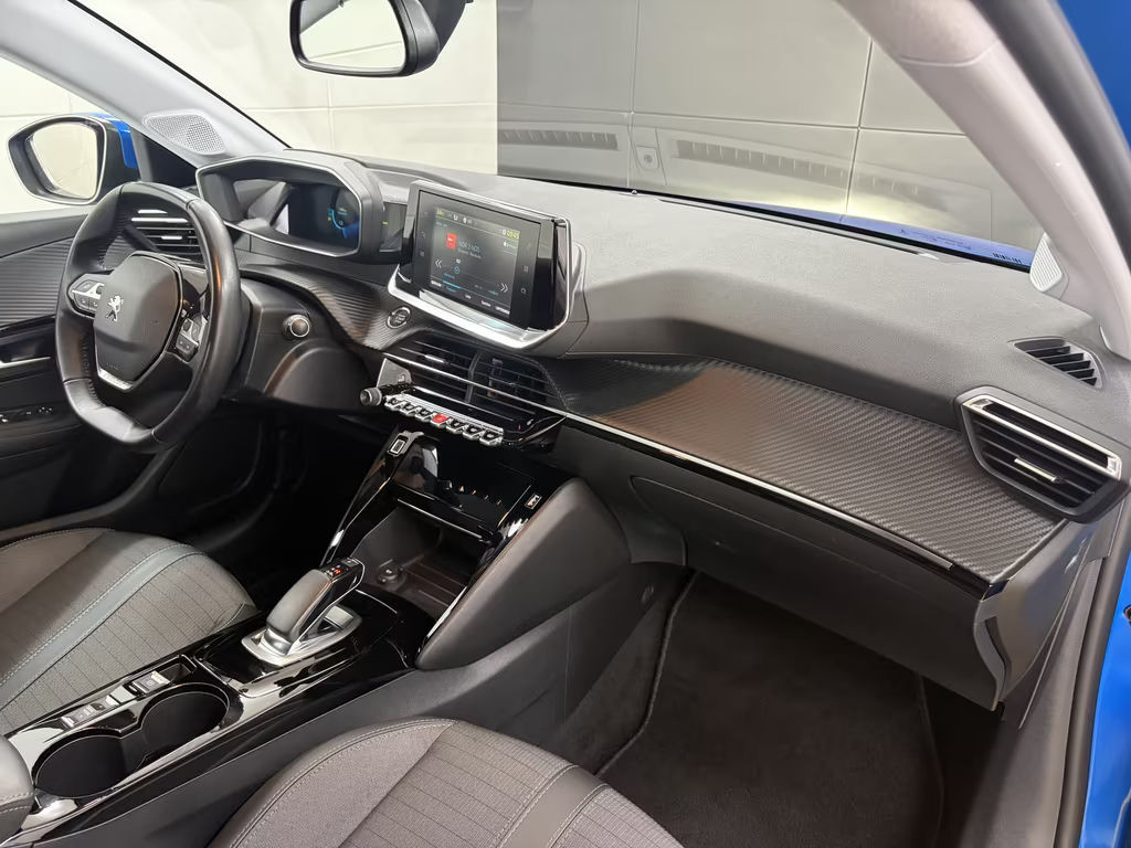 Peugeot e-208
