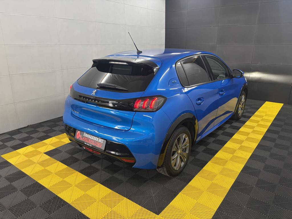 Peugeot e-208