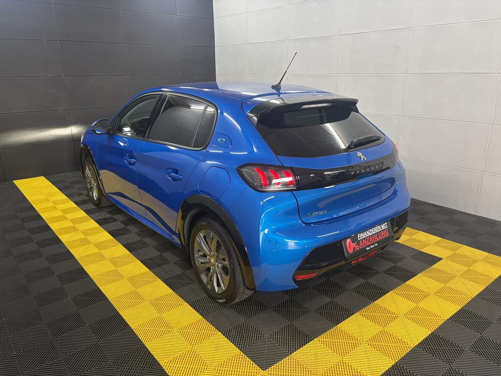 Peugeot e-208